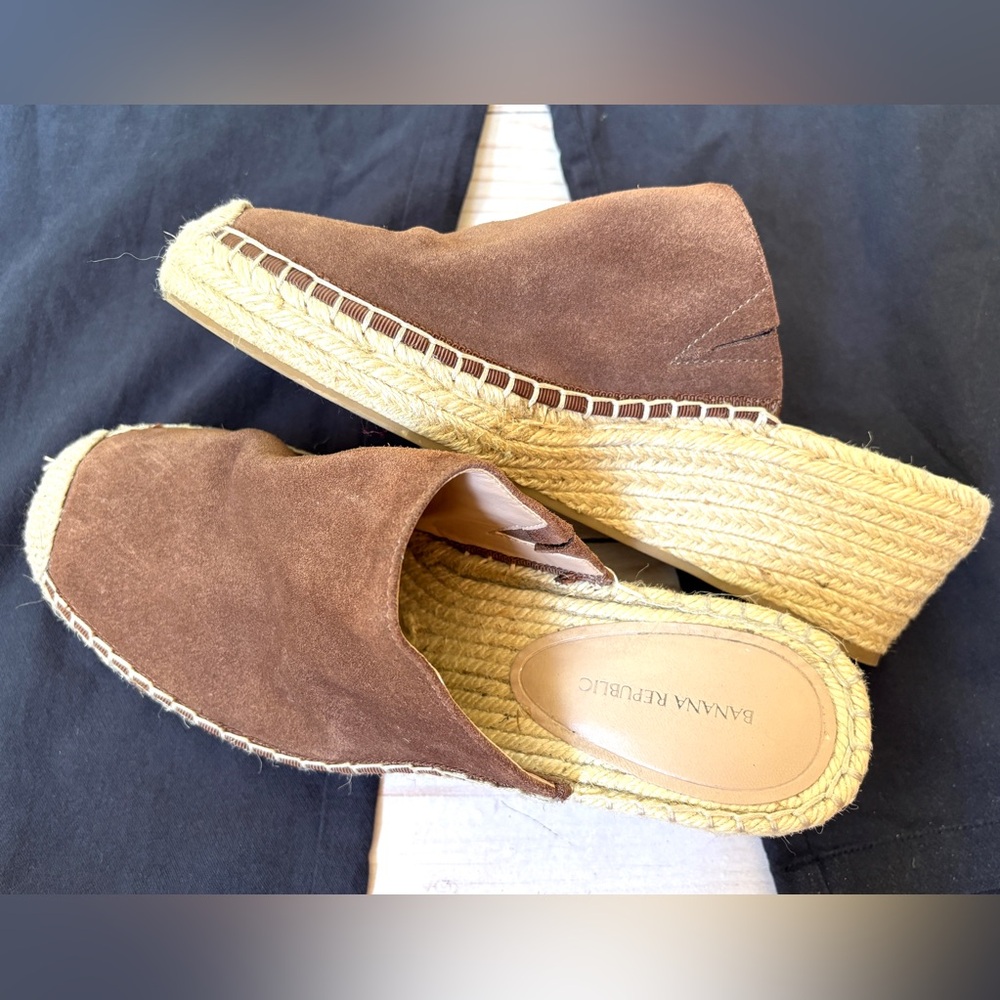 Banana Republic suede wedges